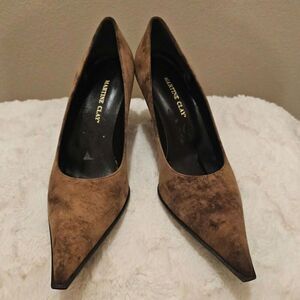 NWOT Martine Clay Suede Pointy Pumps Size 38.5